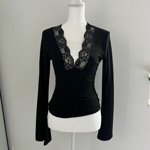 Black Lace V-Neck Long Sleeve Top